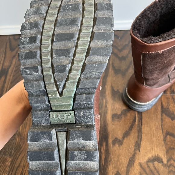 UGG Boots - Picture 4 of 5